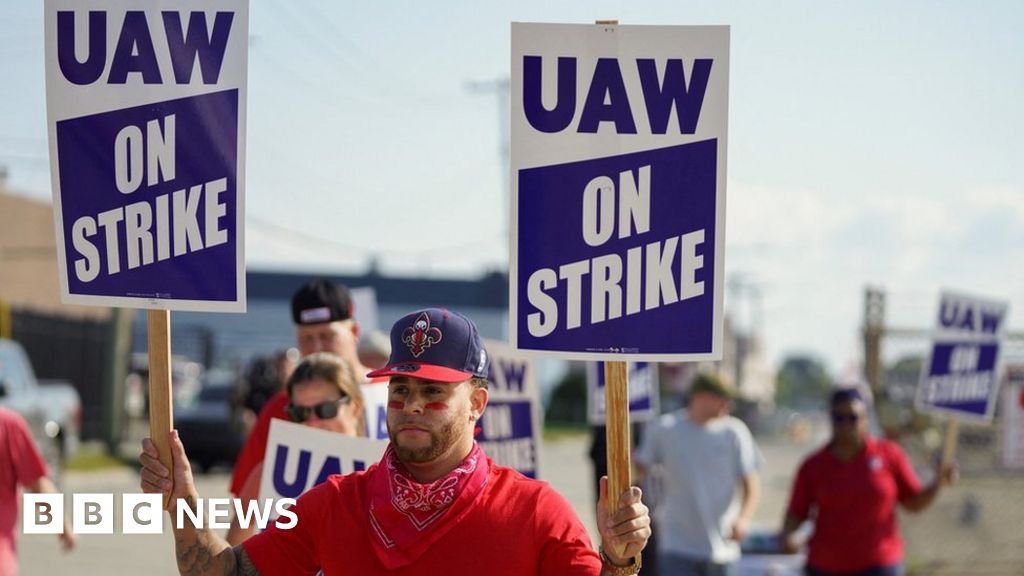 UAW strike: Stellantis and union agree pay rise in tentative deal
