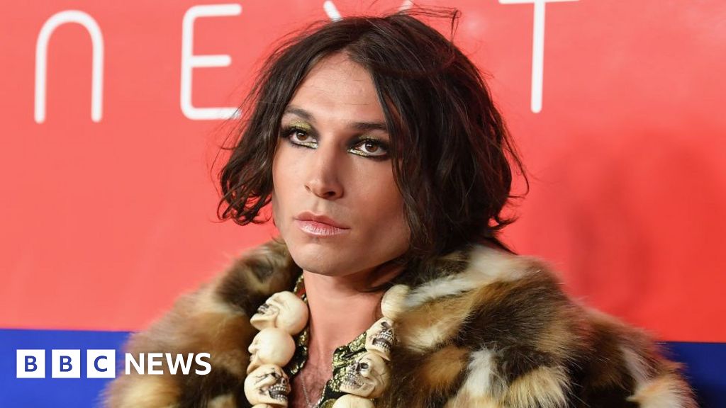 Actor Ezra Miller charged with burglary