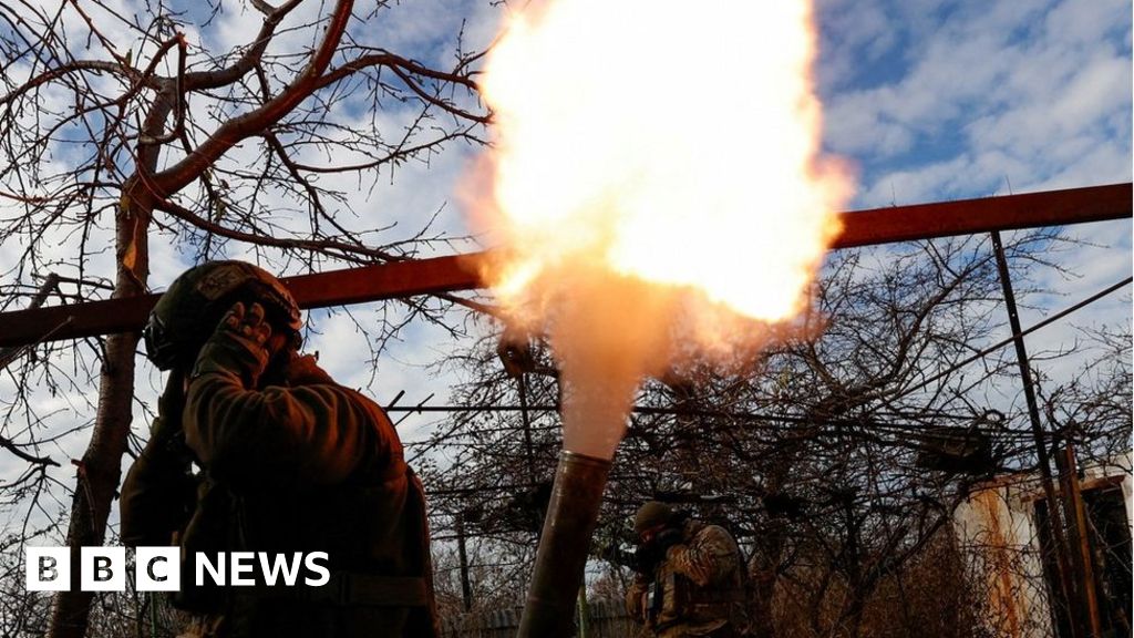 Украйна продължава да се бие в разрушената Авдиевка въпреки сериозния недостиг на оръжия