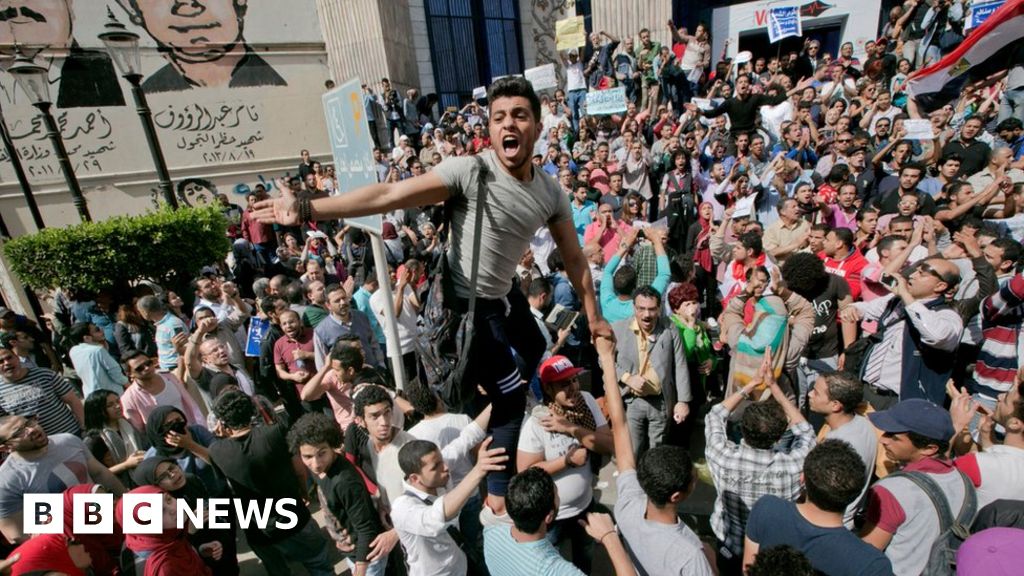 Egypt Saudi Arabia Police Fire Tear Gas At Protests Over Island Deal