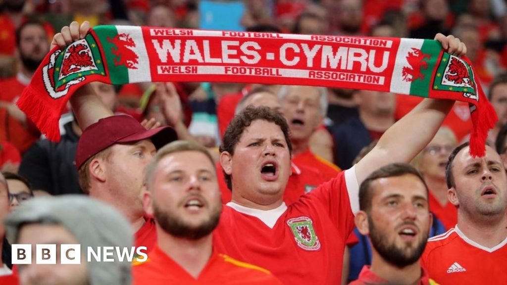 Football World Cup: Wales fans descend on capital for crucial game