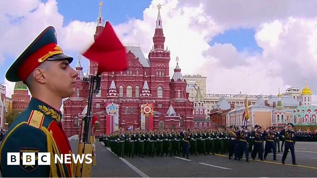 'You are fighting for Russia'- Putin addresses Victory Day parade - BBC ...