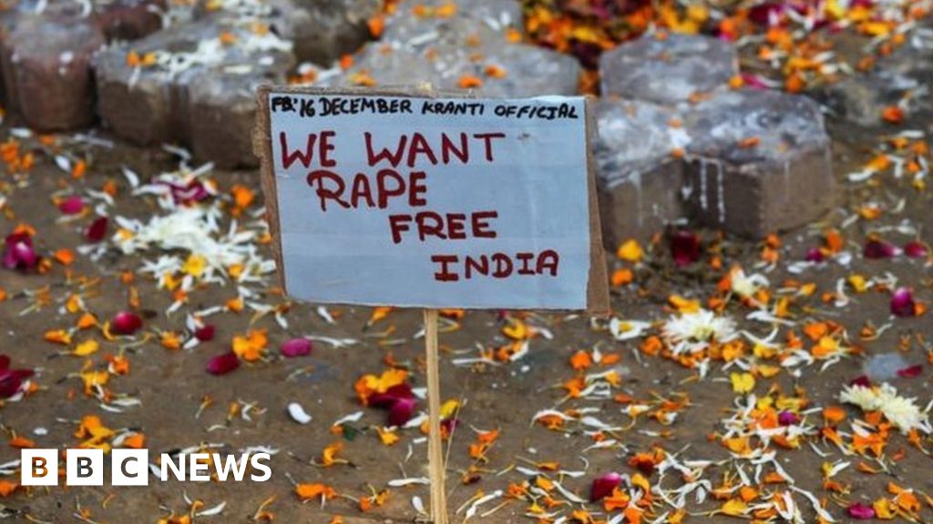 India gang rape: Four arrested for attack on teenage girl