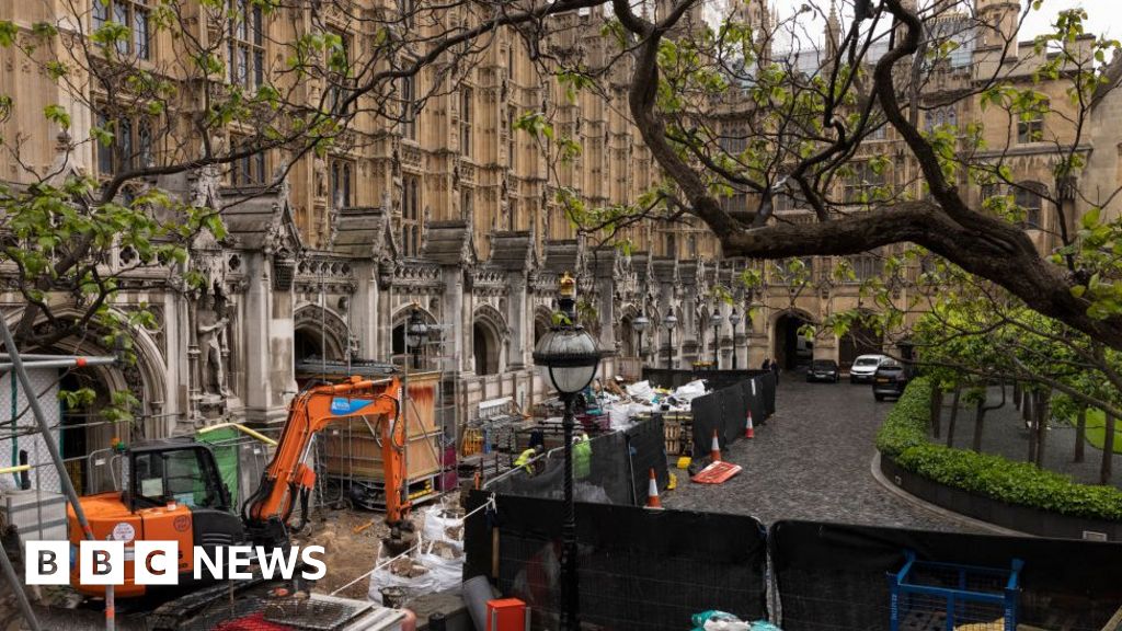 Move out of London during Parliament renovation, Michael Gove tells peers