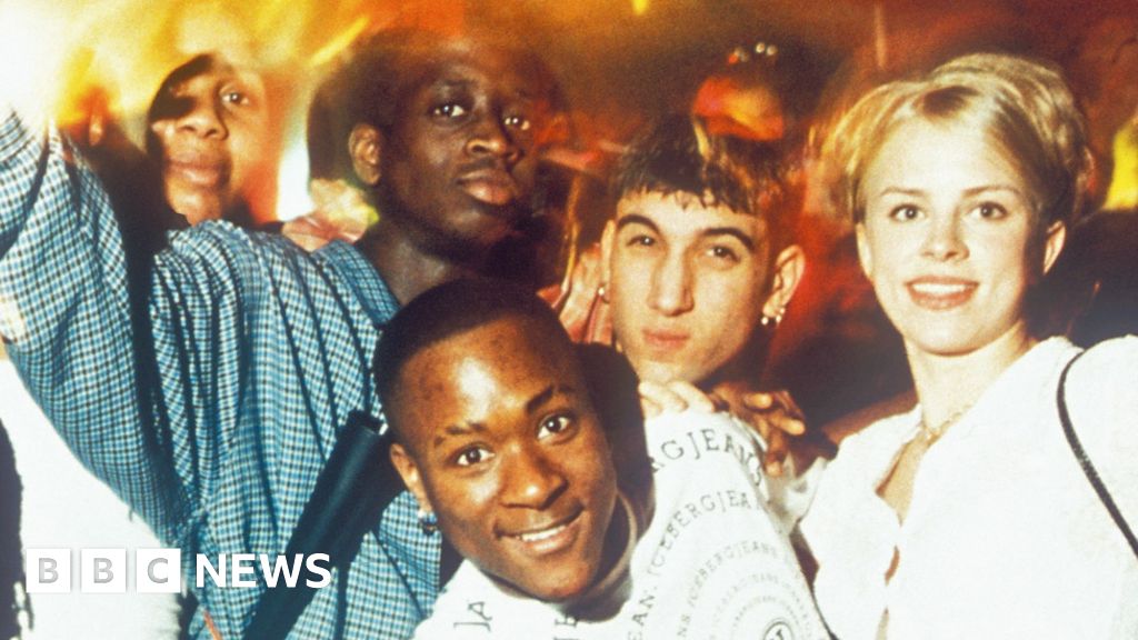 Grown Up in Britain exhibition looks at the changing face of teenage kicks