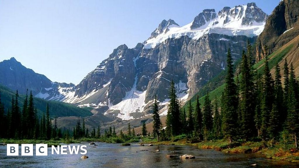 Top climbers believed killed in avalanche