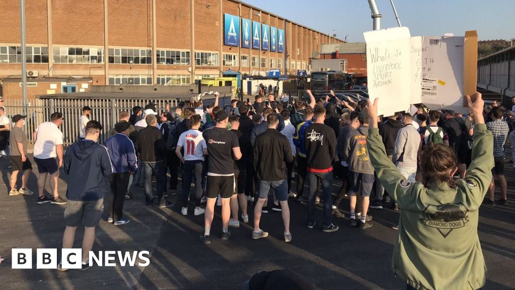 European Super League: Protest at Leeds v Liverpool match