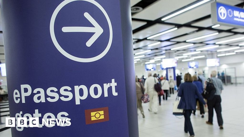 More children can use passport e-gates after UK rule change