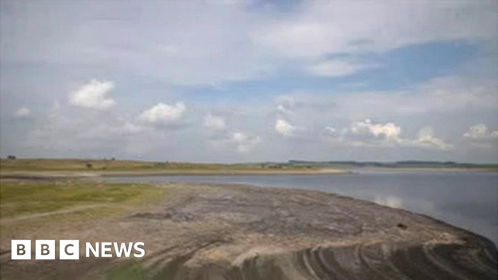Devon and Cornwall reservoirs less than 30 full BBC News