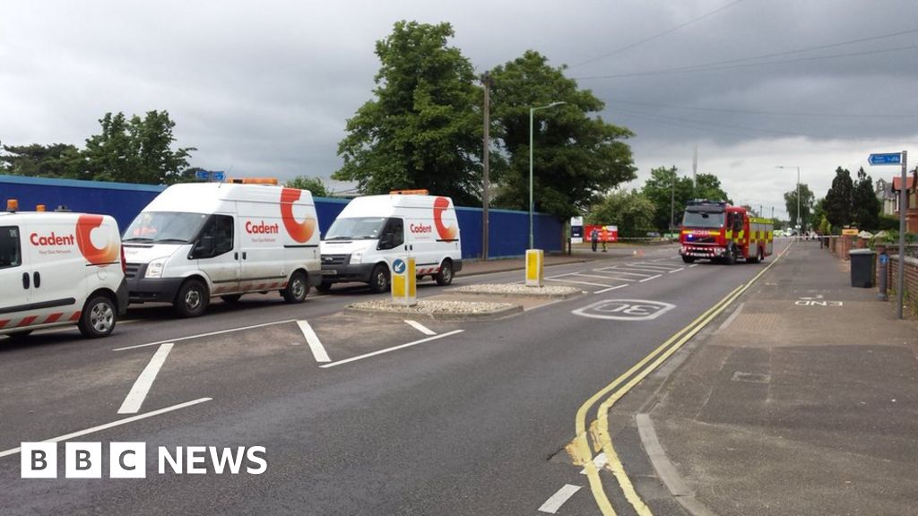 Newmarket's Exning Road closed during gas leak