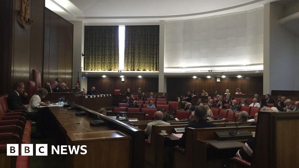 Warwickshire County Council rejects combined authority BBC News