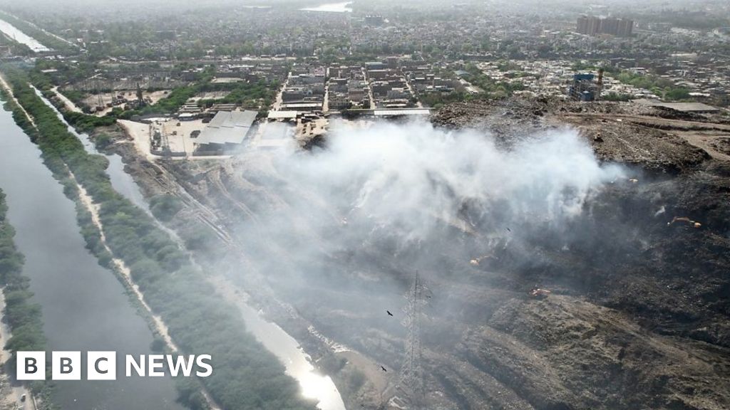 Ghazipur Fire: Gasping For Air As Massive Delhi Landfill Burns - BBC News