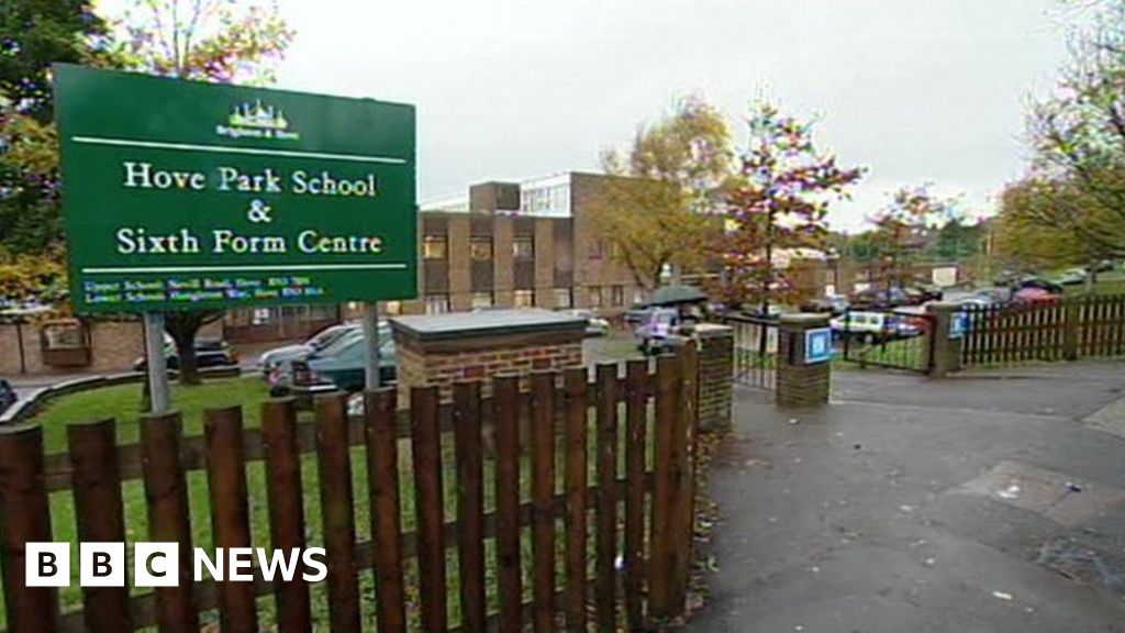 Hove secondary school pupil dies with suspected strep A