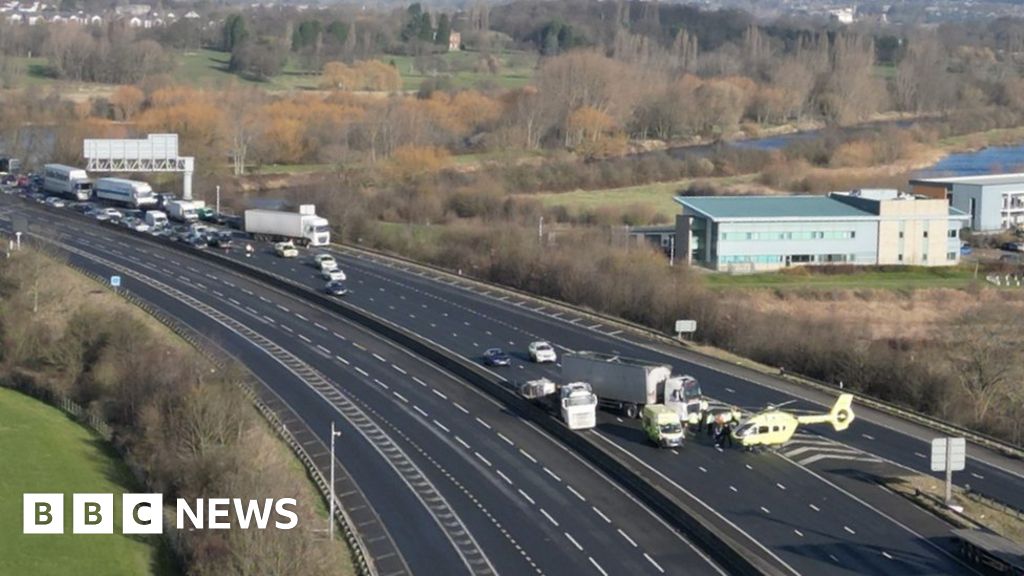 M1 In West Yorkshire: Lorry Driver Dies After Crash