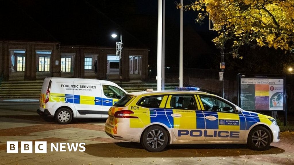 Uxbridge stabbing: Man knifed to death in council offices - BBC News