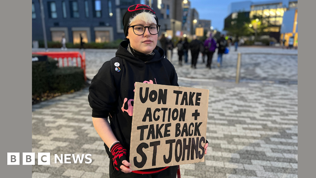 Northampton students protest over rent and conditions