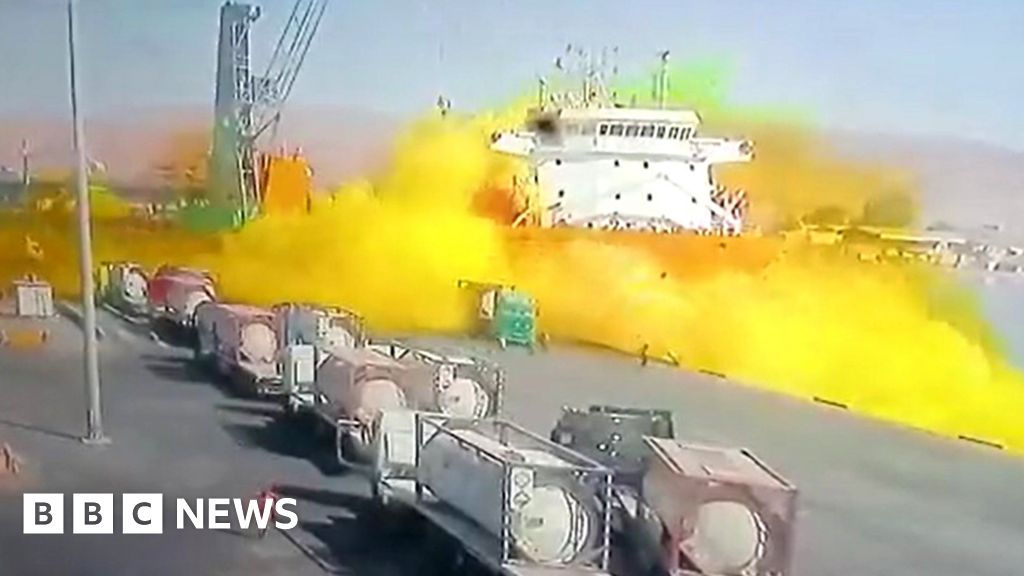 Toxic gas leak at Jordan's Aqaba port kills 10, injures hundreds