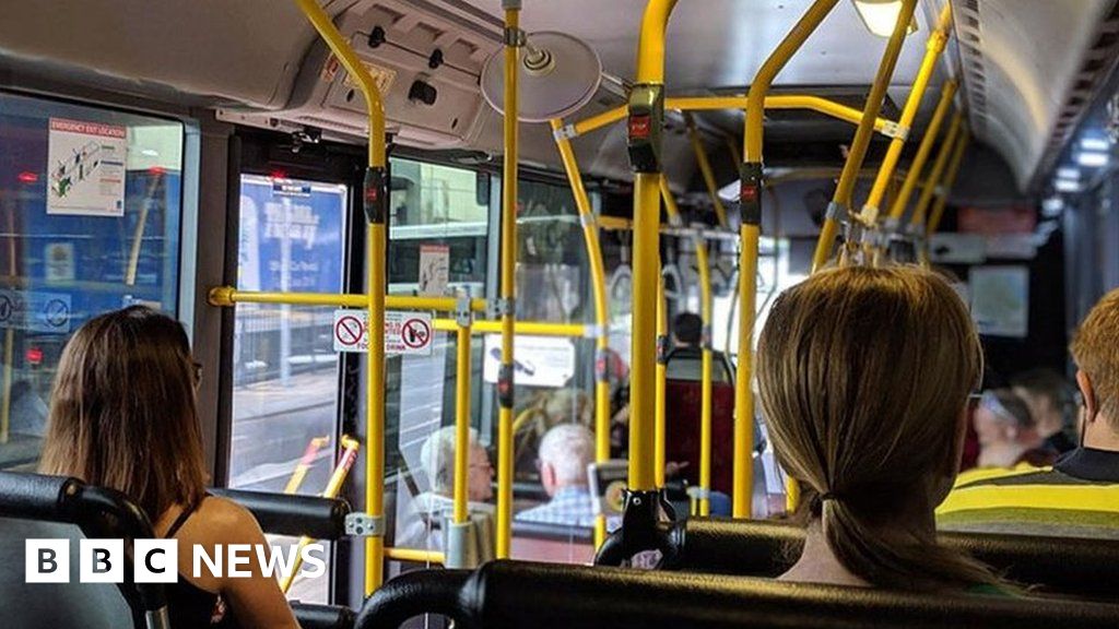 第一巴士每周在布里斯托爾削減近1500個行程