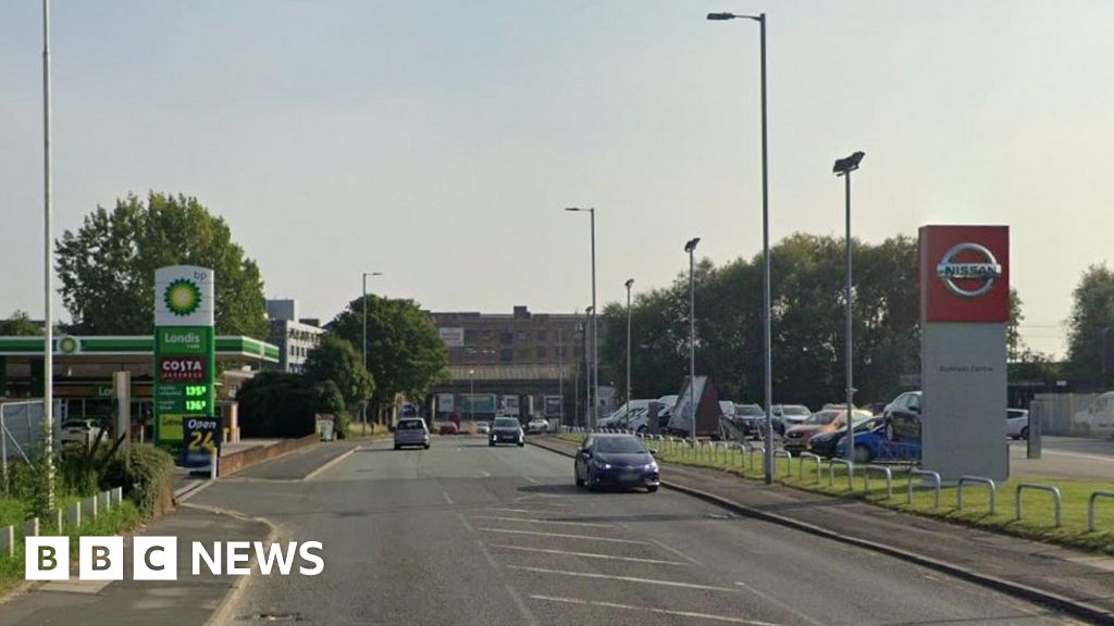 Manchester crash Second man dies after car hits bollard