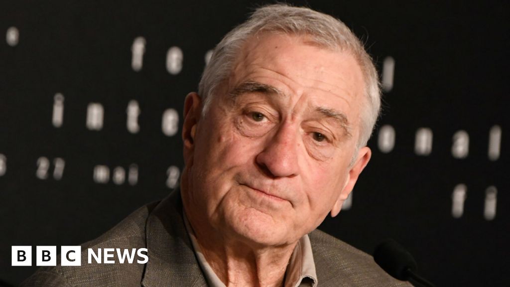 Robert De Niro takes stand to deny ex-assistant's gender discrimination claim