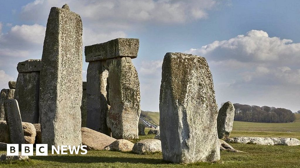 Stonehenge tunnel plan 'should not proceed' says Unesco