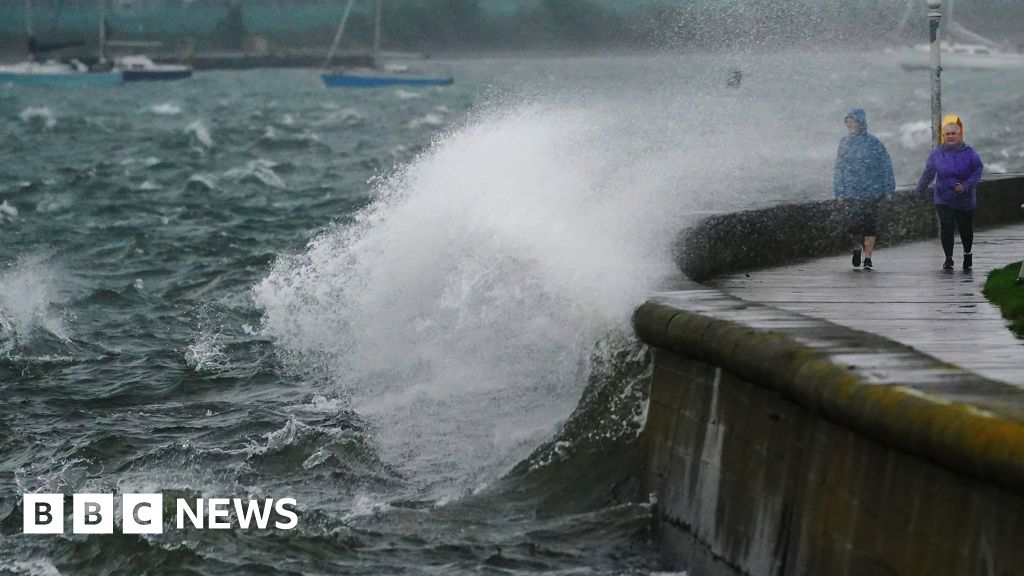 Storm Debi: Warning not to travel as warnings in place