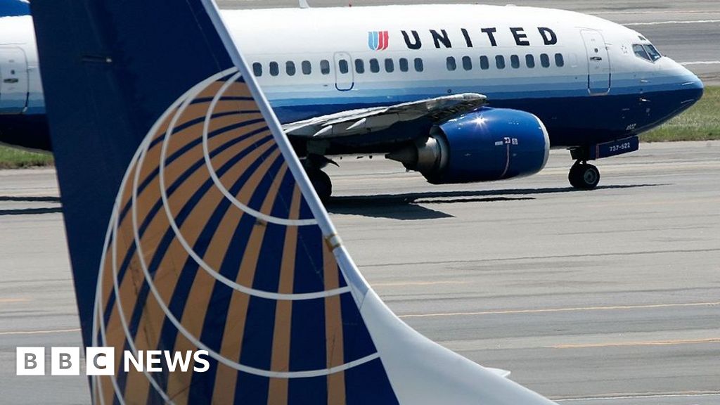 United flight 1722: US to investigate Boeing 777's mysterious nosedive