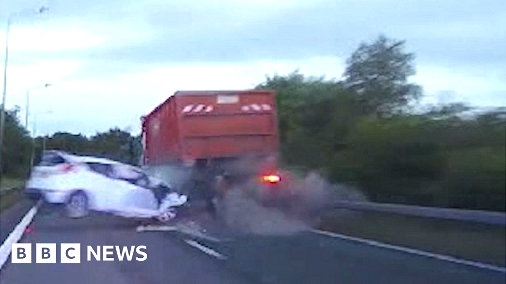 Grimsby teenager sentenced over 100mph police chase ending in crash