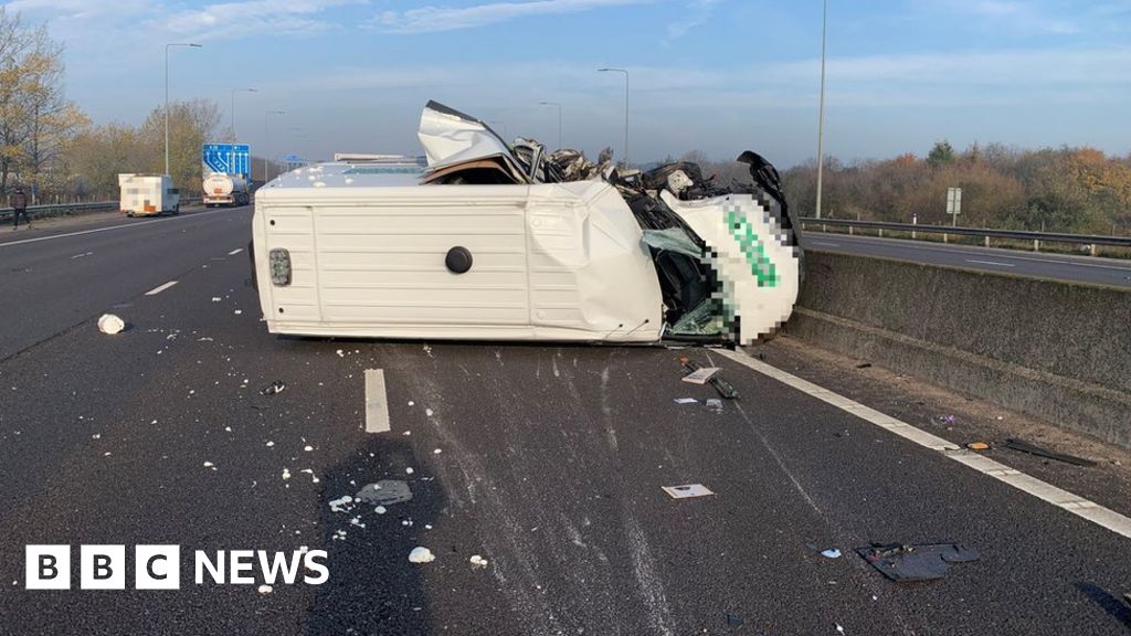 Four hurt in crash closing m1 northbound in nottinghamshire