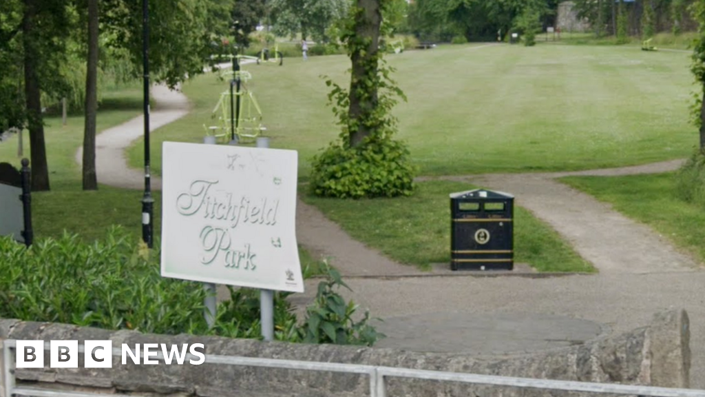 Teenager S Arm Slashed In Knife Robbery In Mansfield