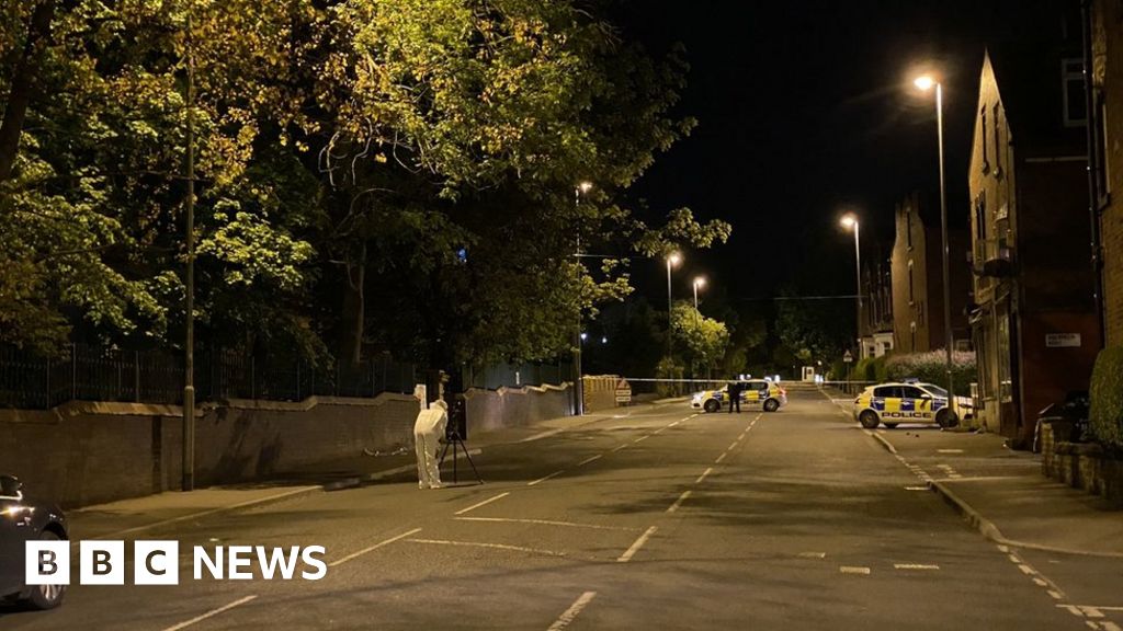 Leeds stabbing Boy, 11, and two teens arrested BBC News