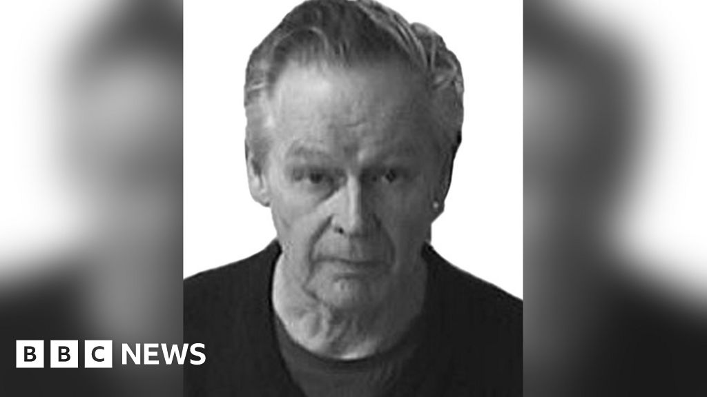 Teacher jailed for sexually assaulting three primary school students - BBC News