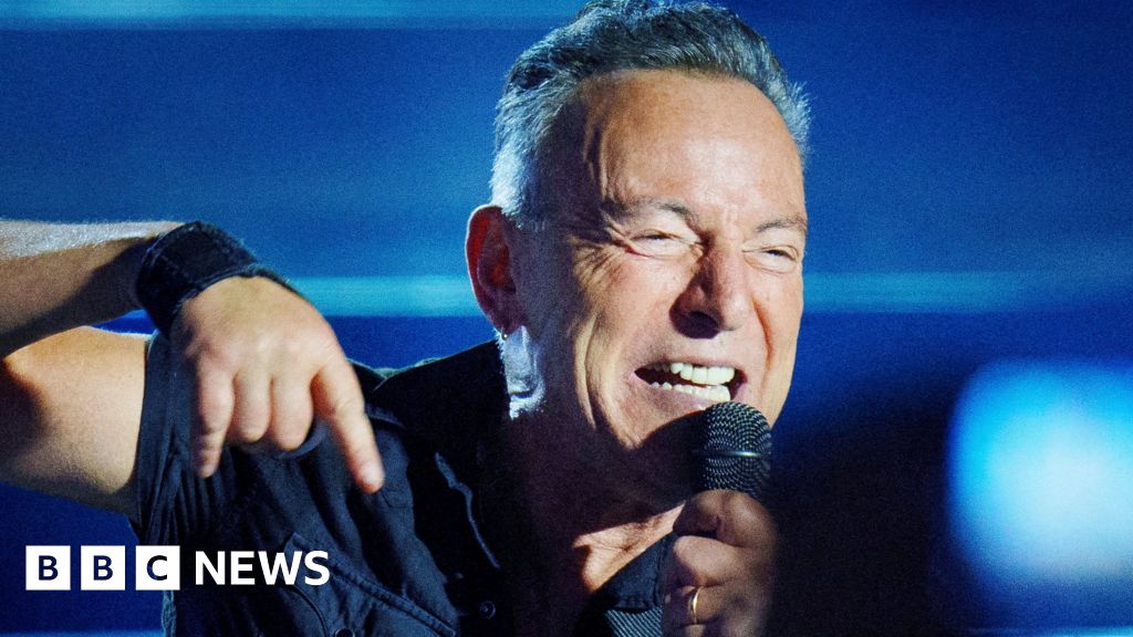 Bruce Springsteen postpones concerts due to stomach ulcer