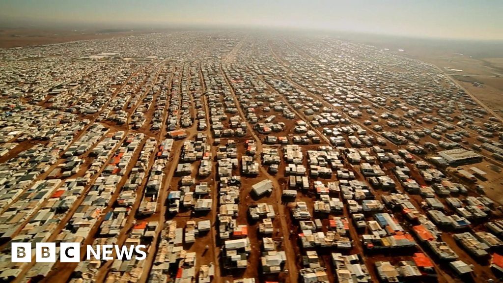 Syria conflict: Jordan's Zaatari refugee camp the air - BBC News