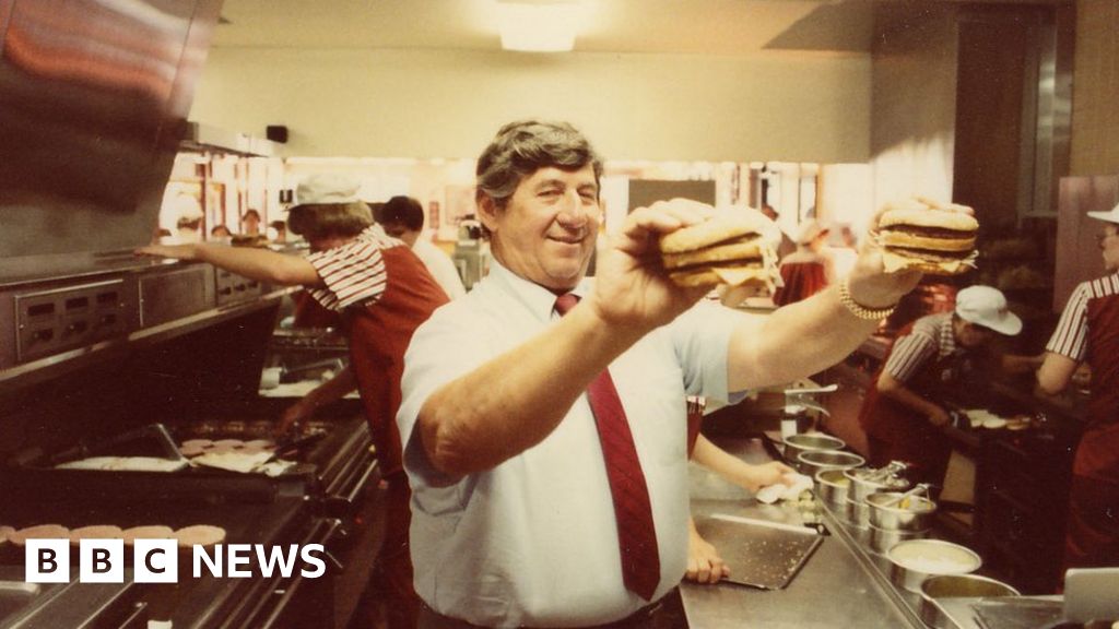 Inventor of the Big Mac dies, aged 98 - BBC News