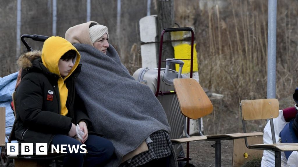 Ukraine war: UK considers widening visa access for refugees