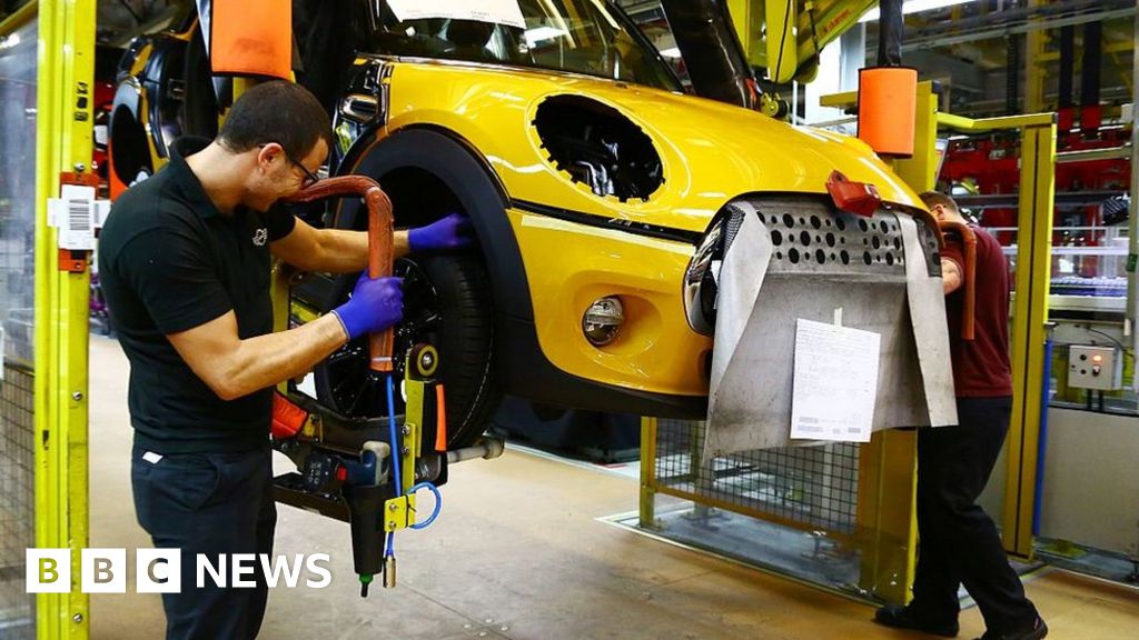 Brexit: No deal would be 'hugely damaging' to car industry