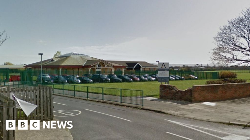 Stockton school staff assaults increase - BBC News