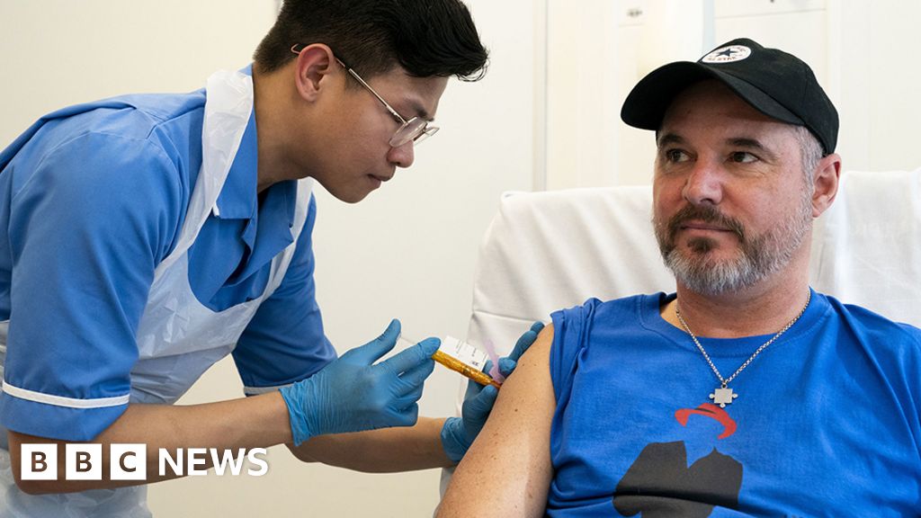 British man tests first personalised melanoma vaccine - BBC News