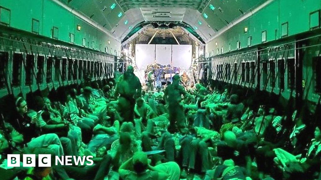 Europeans cram onto evacuation planes from Sudan