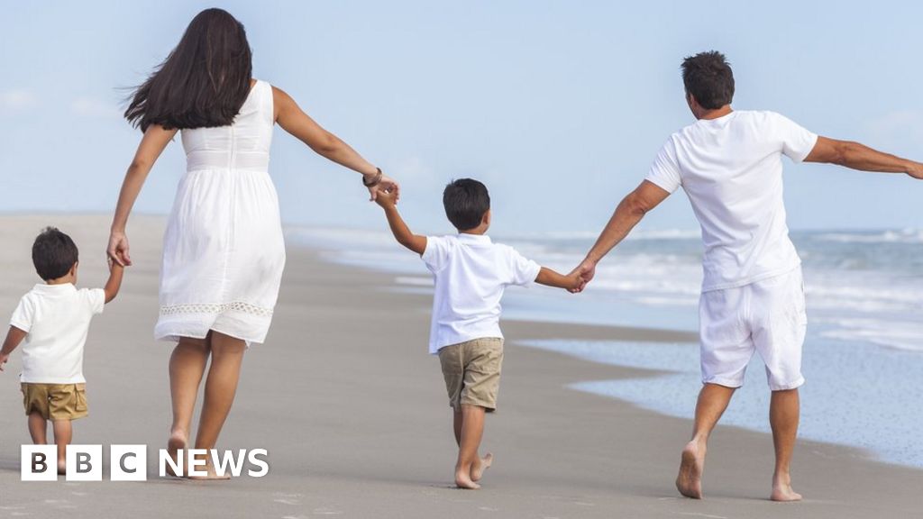 school-term-time-holiday-fines-unworkable-says-lga-bbc-news