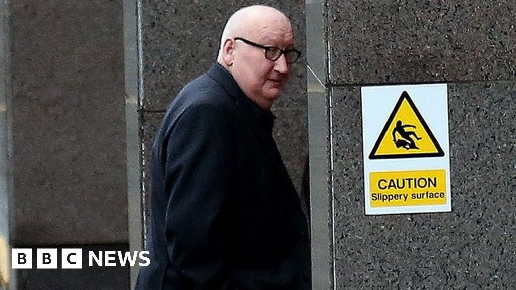 Glasgow bin lorry crash driver 'misled' GP over medical history