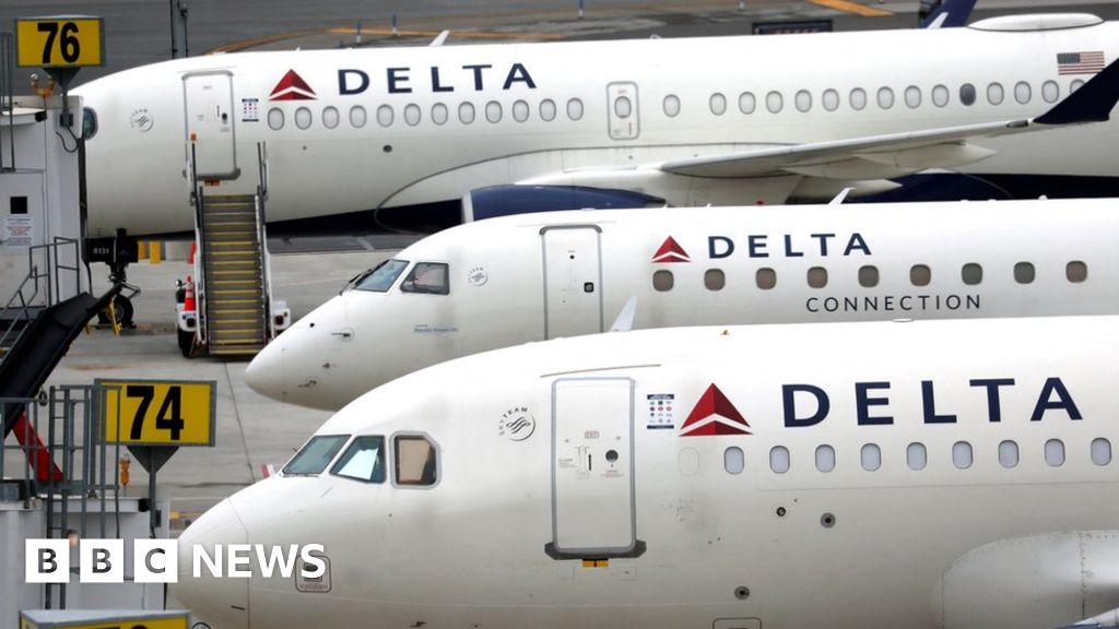 Бивш пилот на Delta Airlines е официално обвинен в предполагаема
