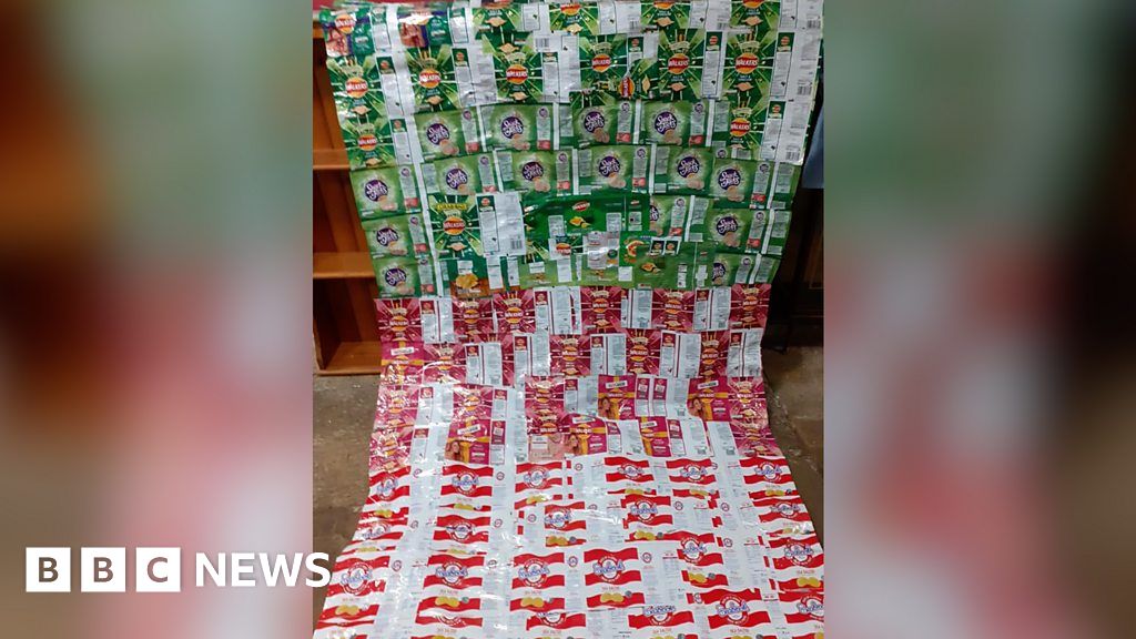 Scarborough man creates crisp packet blankets for homeless BBC News