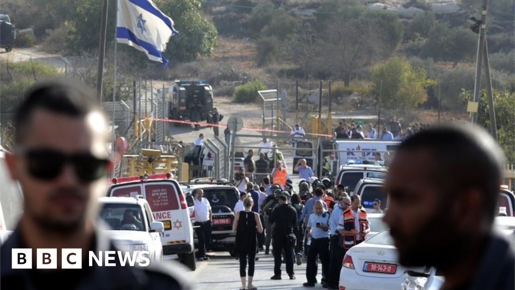 Palestinian Gunman Kills Three Israelis In West Bank Bbc News