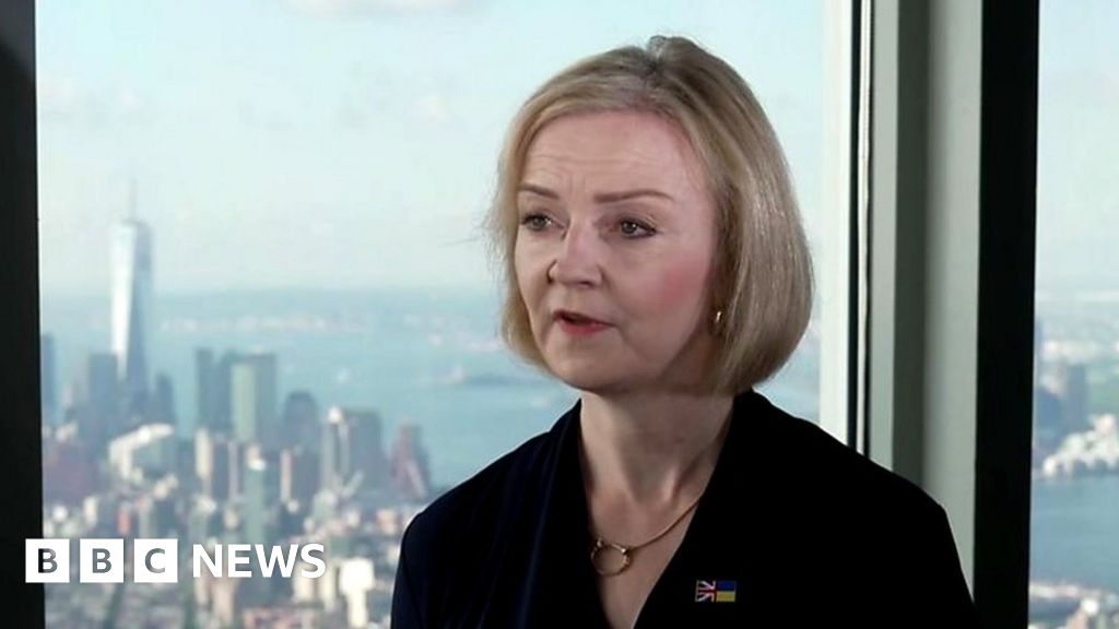 Liz Truss defends plan to lift cap on bankers’ bonuses