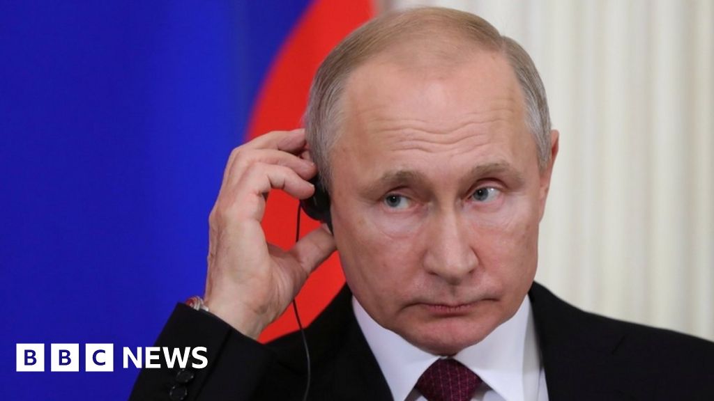 Russia considers 'unplugging' from internet