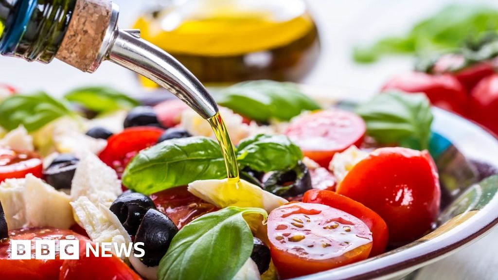 Mediterranean diet 'may help prevent depression'