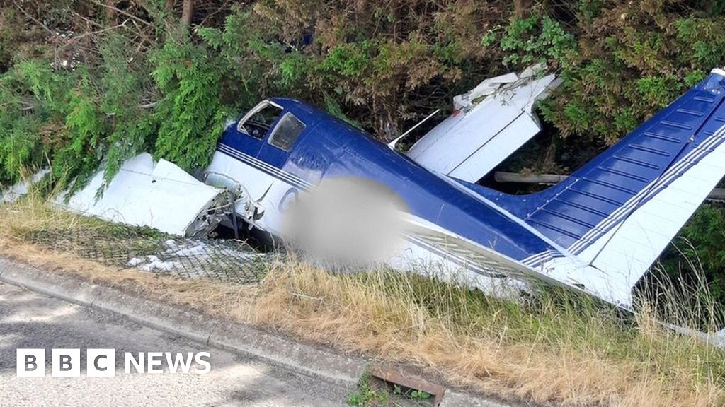 Cotswold plane crash caused by 'confusion' over controls BBC News