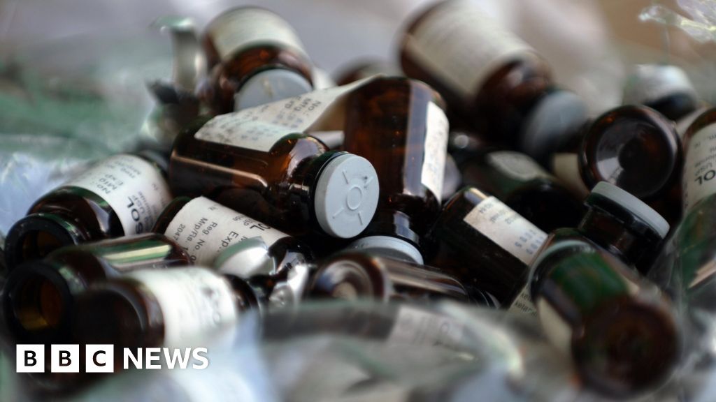 The Illegal Drugs With Legal Medical Uses Bbc News 